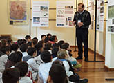 escuela durante visita educativa