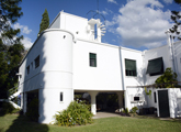 Fachada del Chalet Las Nubes, casa de Enrique Amorim